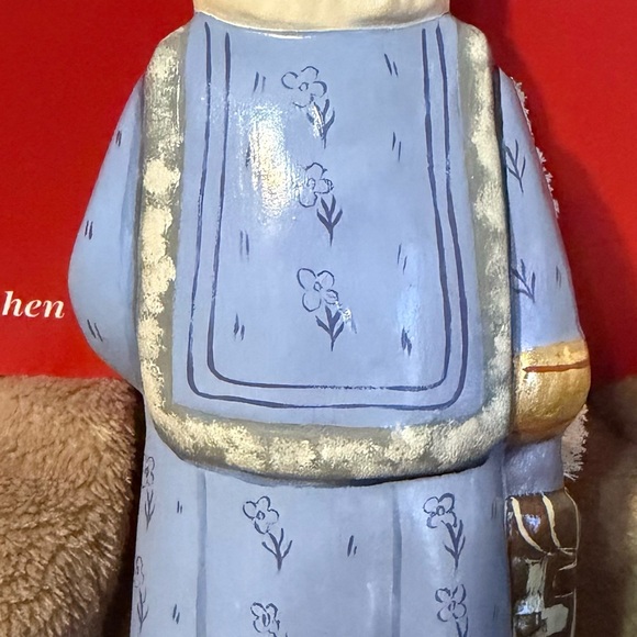 Vaillancourt Santa with Blue Coat and Basket - Picture 3 of 4